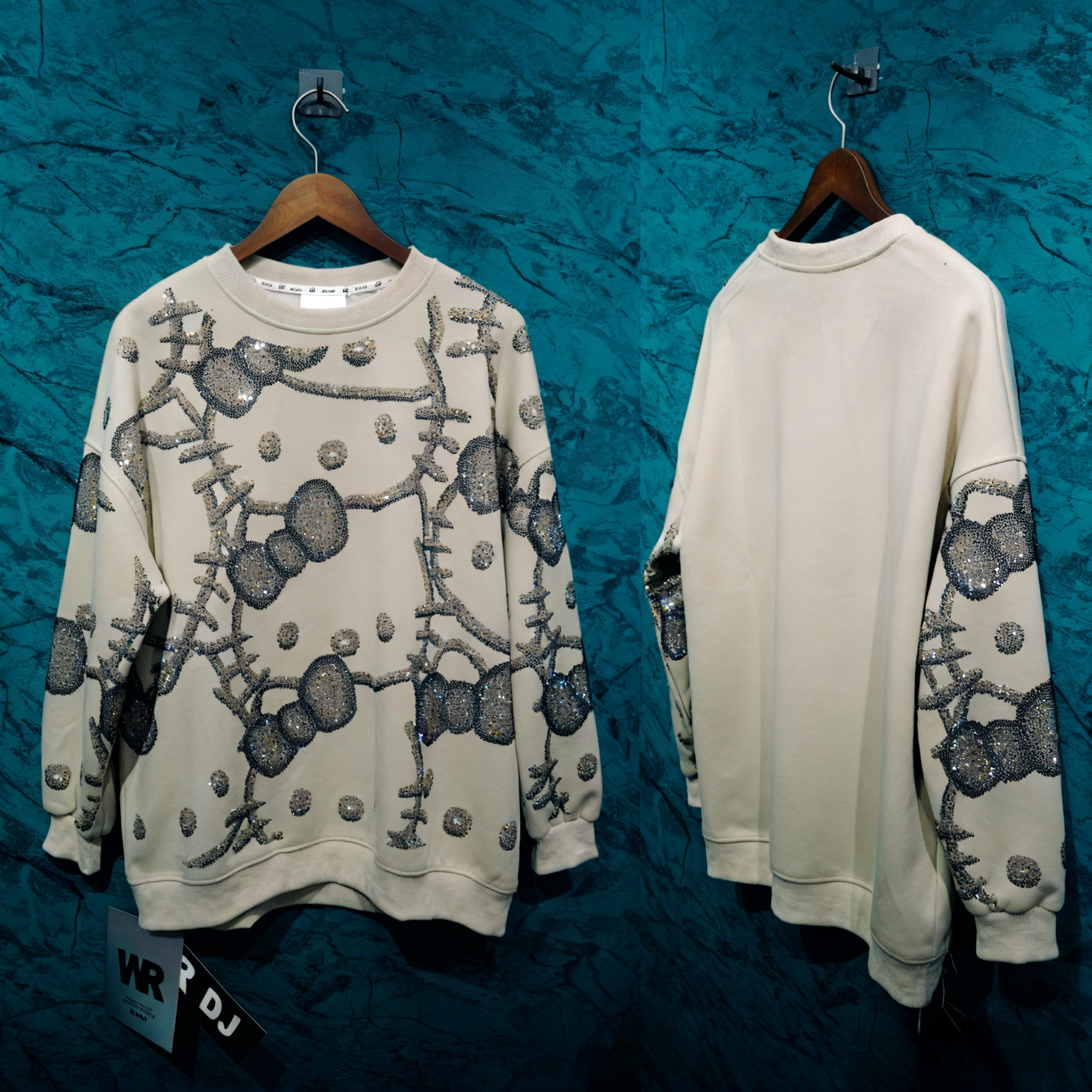 Unleash the Magic: Sequined Color-Changing Hello Kitty Hoodie